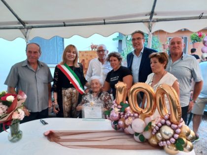 Festa in grande al podere per i 100 anni di Corina Morellato, gli auguri del Sindaco